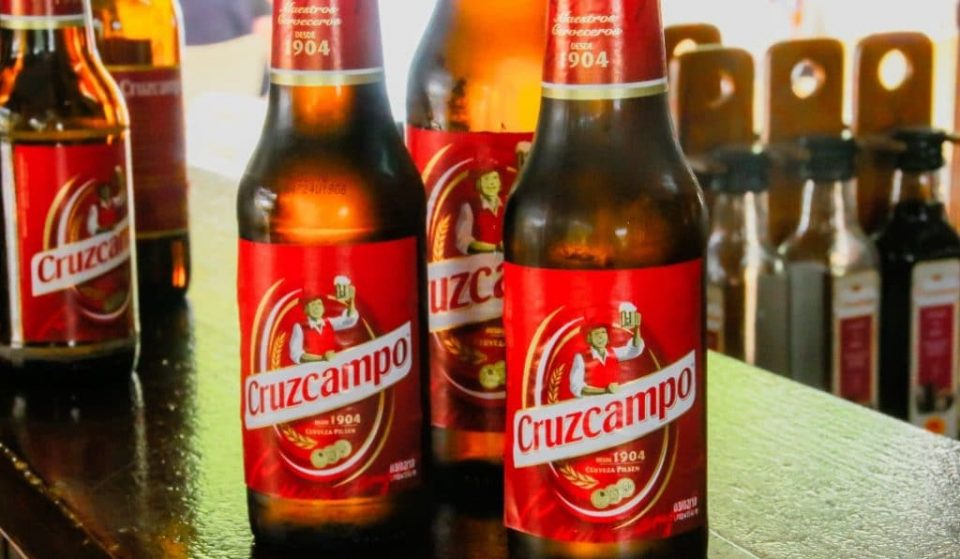 Cruzcampo supera a Mahou en un ranking que valora la cerveza española más valiosa