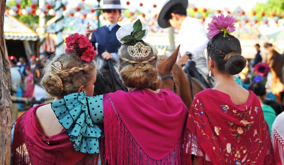 El Ayuntamiento propone vestir con el traje de flamenca durante la semana de feria