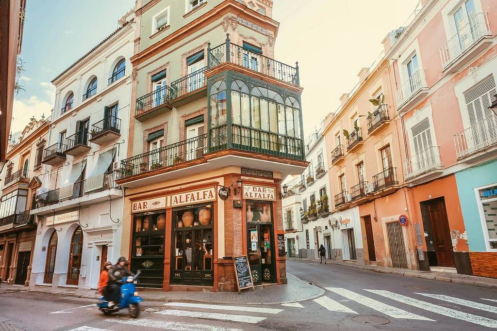 20 bares y restaurantes para comer y tapear barato en Sevilla que Google Maps no siempre te enseña
