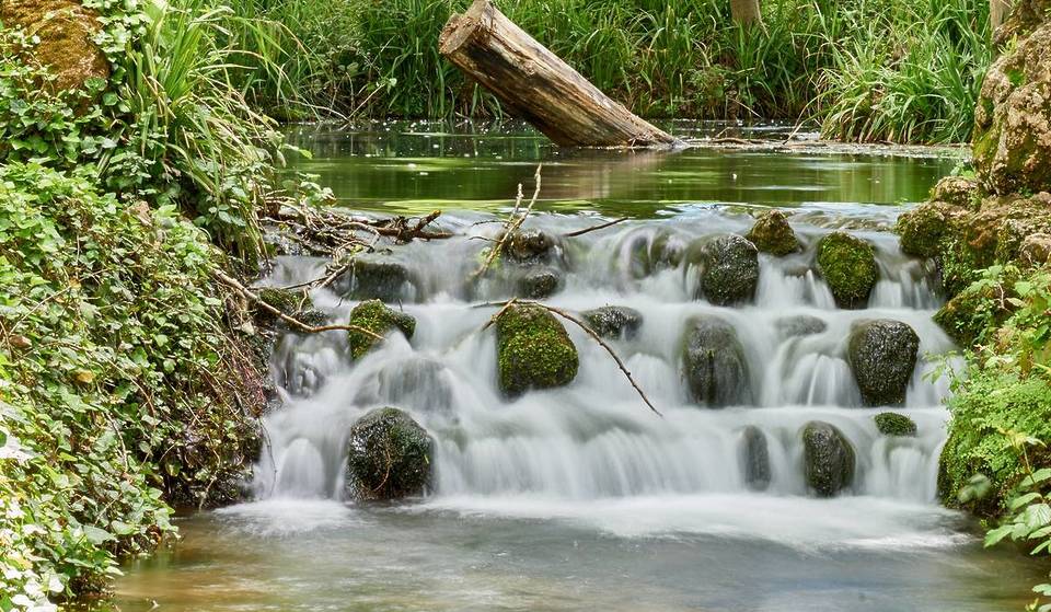 9 piscines naturelles près de Séville qui sont des havres de paix rafraîchissants