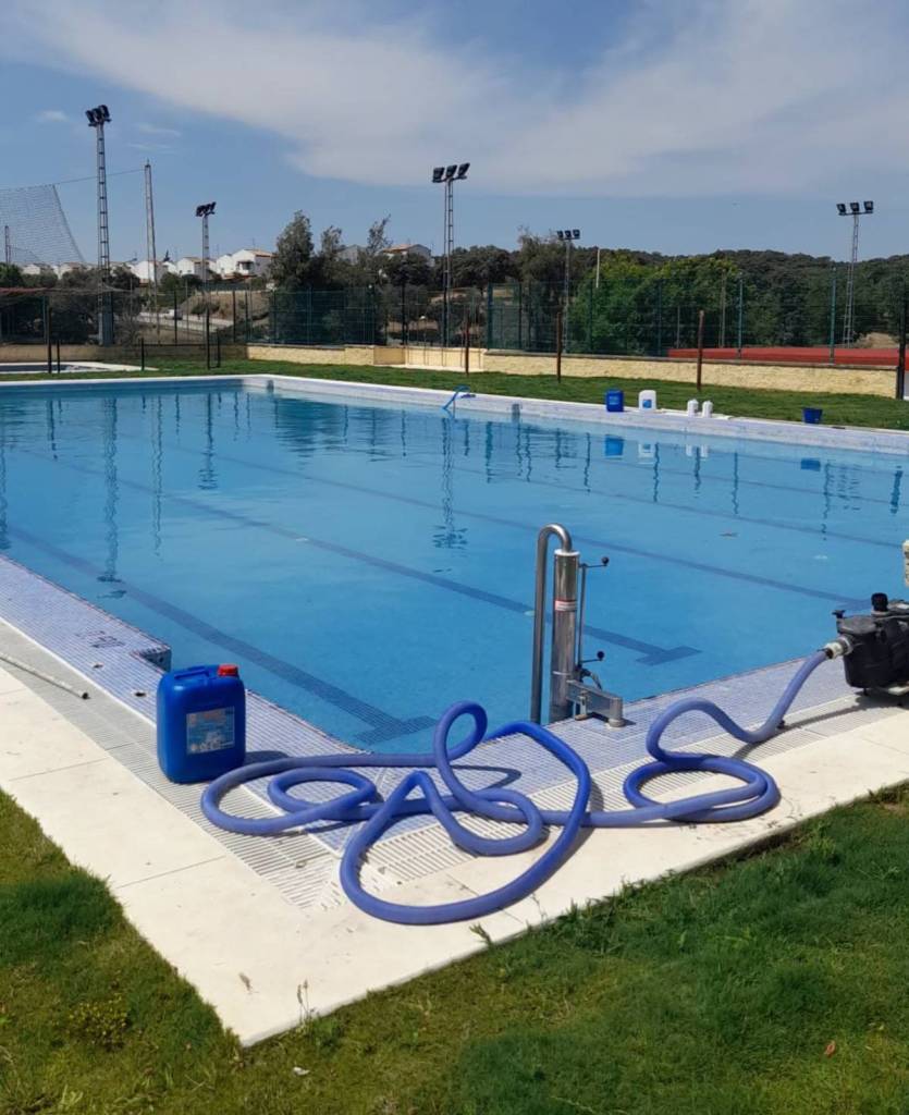 El Ronquillo piscina