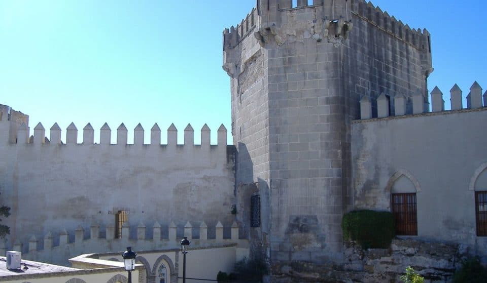 Se vende una casa y un restaurante en un castillo con 700 años de historia