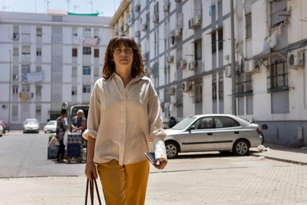 Le fils gaucher María León séries Séville