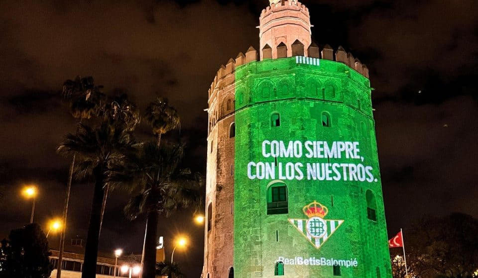 La Torre del Oro se viste con los colores del Real Betis Balompié