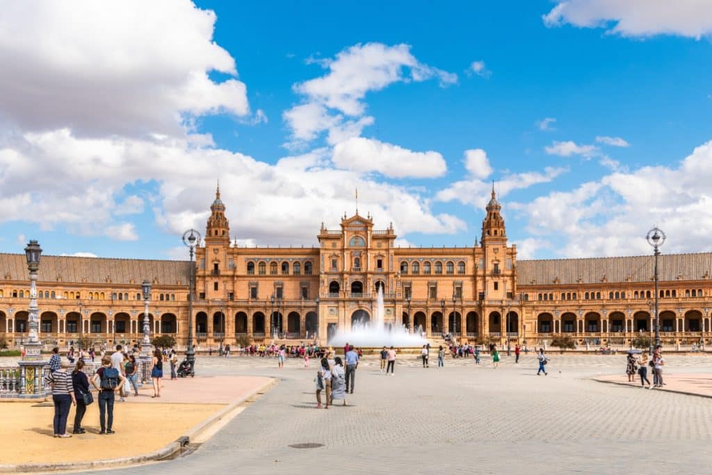 Prohíben fumar Plaza de España Parque María Luisa