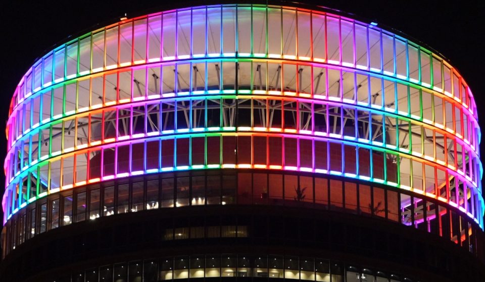 ¿A qué hora tendrá lugar el espectáculo de luces de Torre Sevilla?