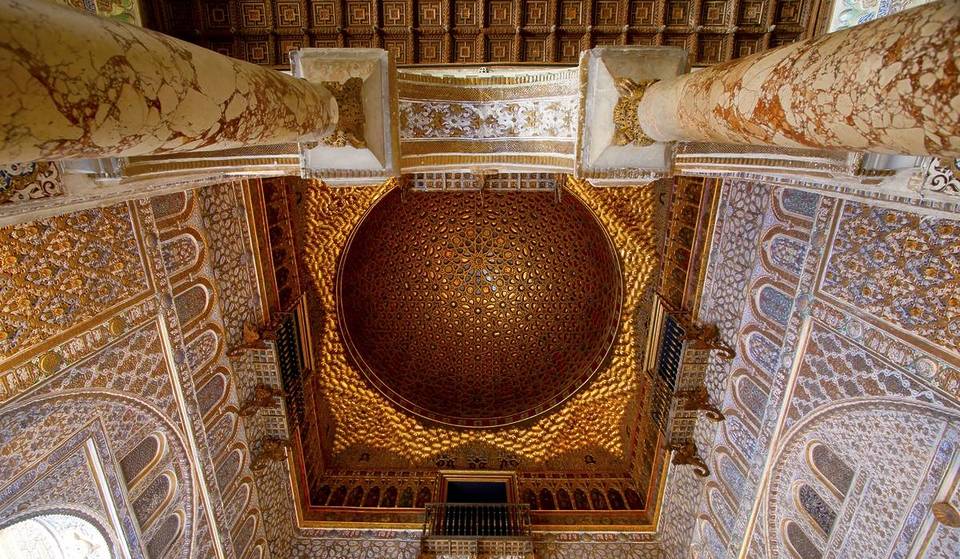 Dramatized visits in the Real Alcazar of Seville on summer nights: prices and schedules.