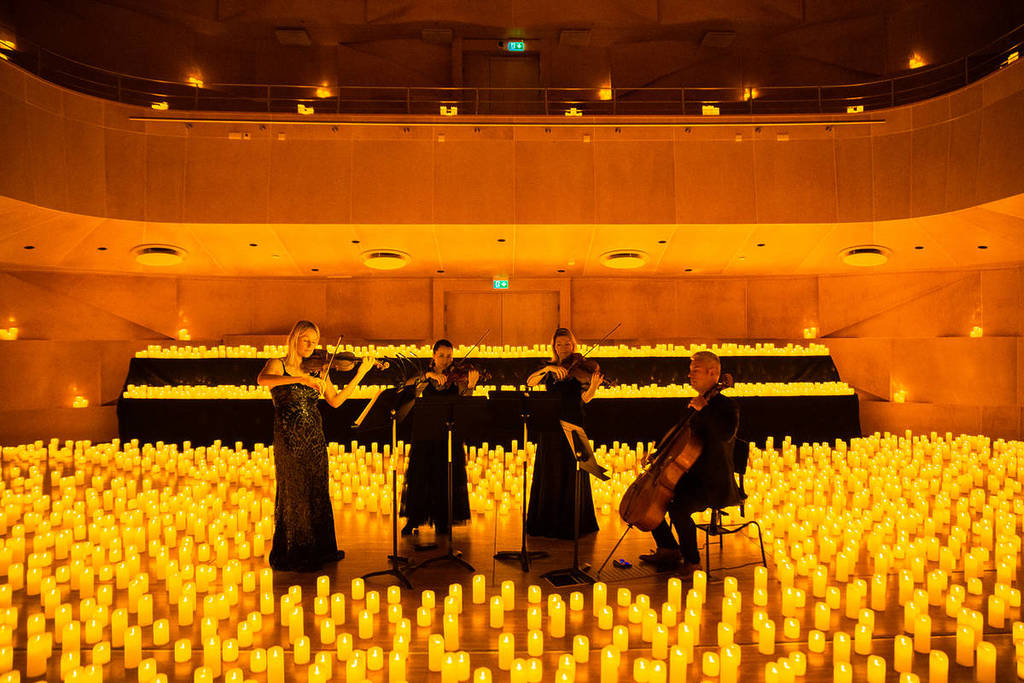 Qué tiene Candlelight en Sevilla que todos repiten: las razones del fenómeno musical a la luz de las velas y las opiniones de su público