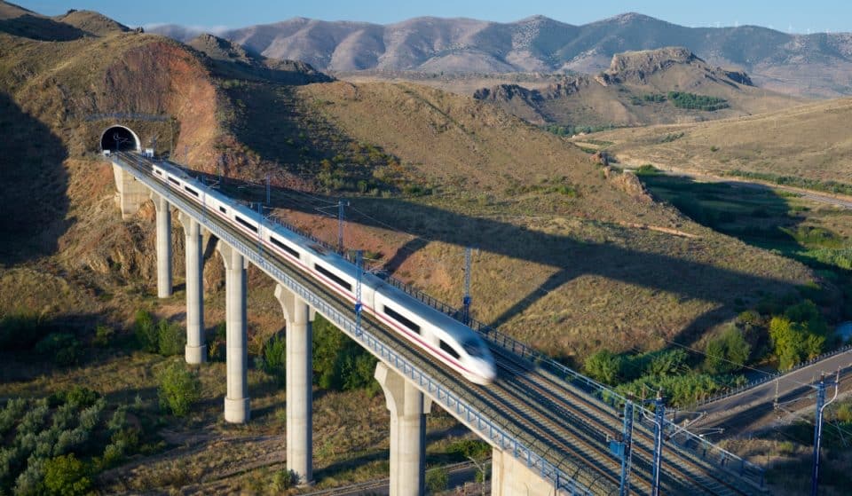 Renfe abre un AVE en Francia y lo conecta con España desde 19 euros