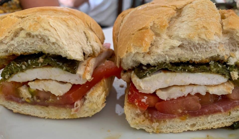 El serranito más grande del mundo se degusta este viernes en el Puente de Triana