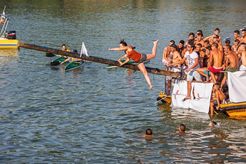Velá Santa Ana cucaña
