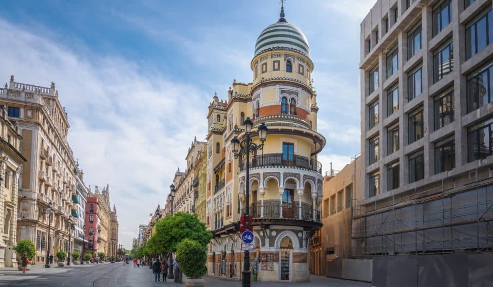10 edificios de la Avenida de la Constitución que son obras de arte