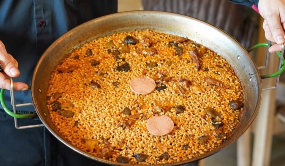 La mejor paella de España se cocina en Andalucía y cuesta 18 euros
