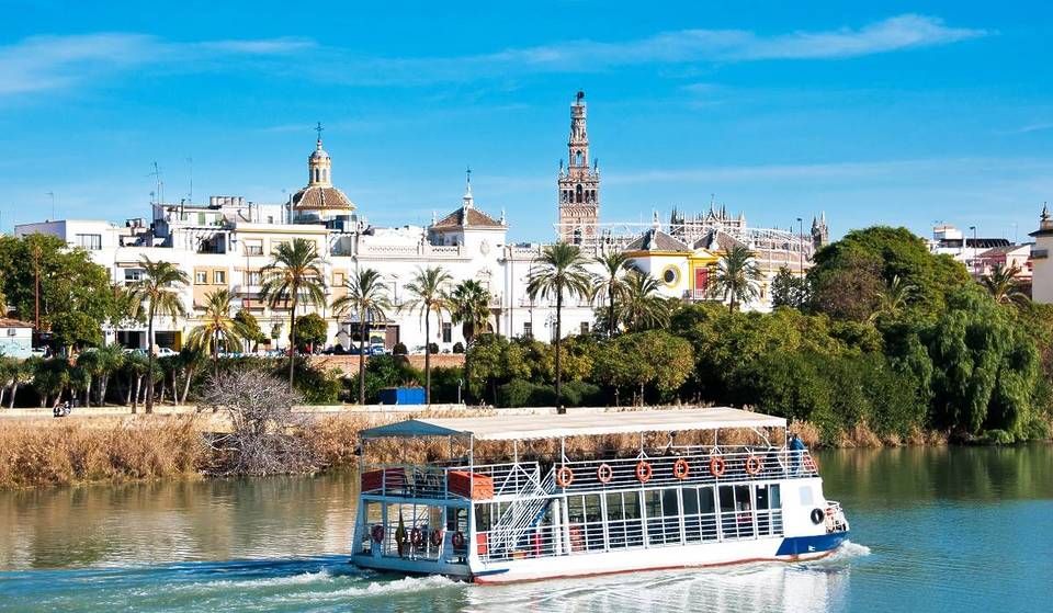 Paseos en barco por Sevilla: las mejores rutas surcando el Guadalquivir