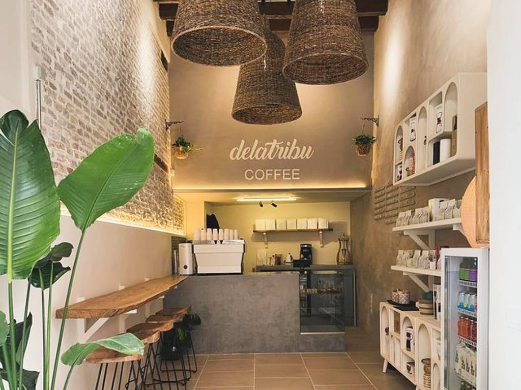 Delatribu Coffee cafetería Plaza de San Francisco