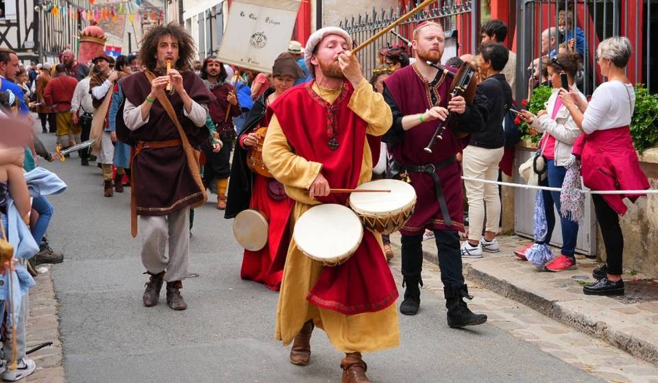 A medieval market is installed in this village of Seville: crafts, workshops and performances