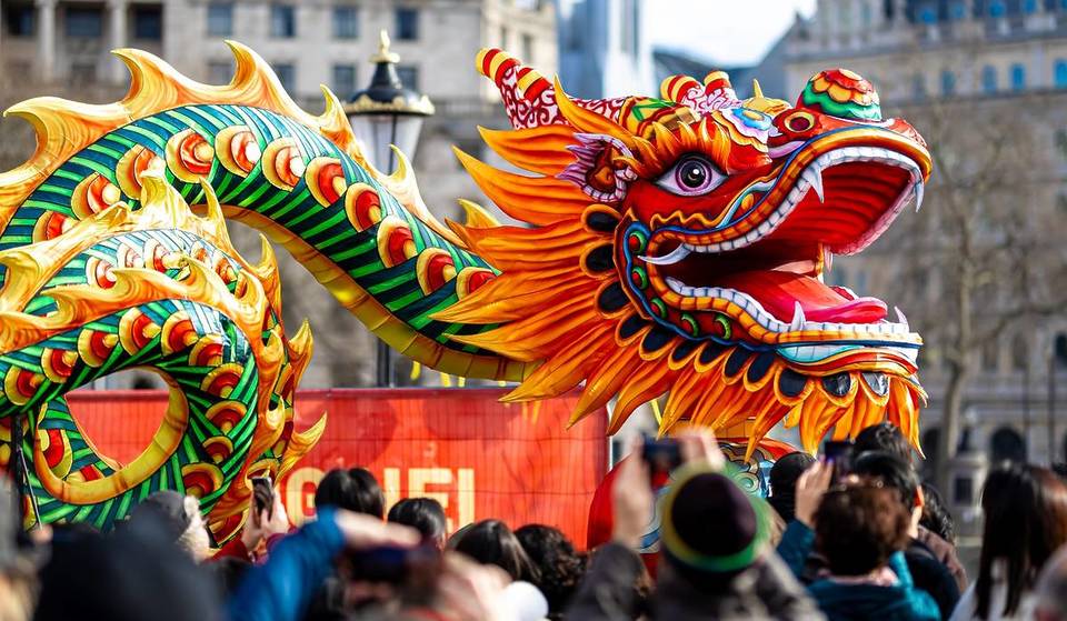 El espectacular desfile del Año Nuevo Chino regresa a Sevilla por segunda vez: dragones, leones y gastronomía tradicional en el Polígono Carretera Amarilla