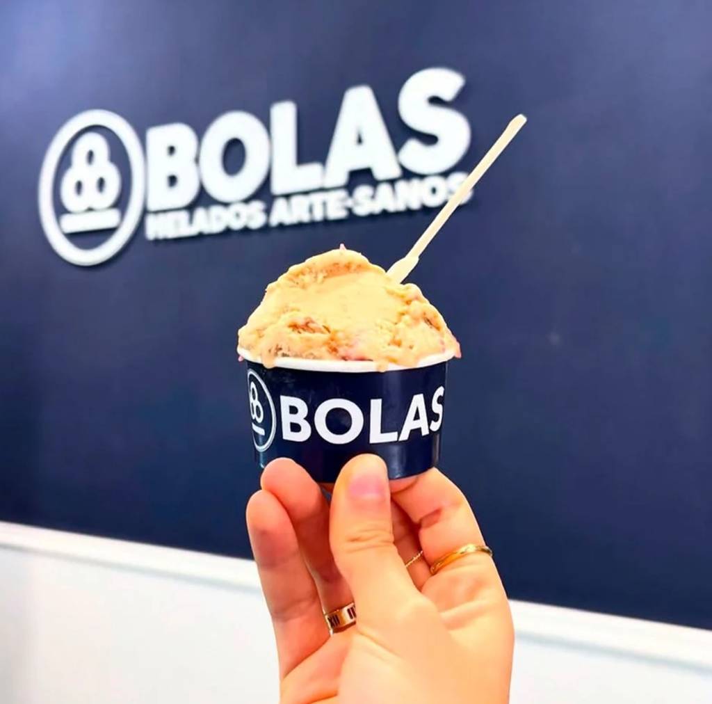 Bolas gazpacho ice cream