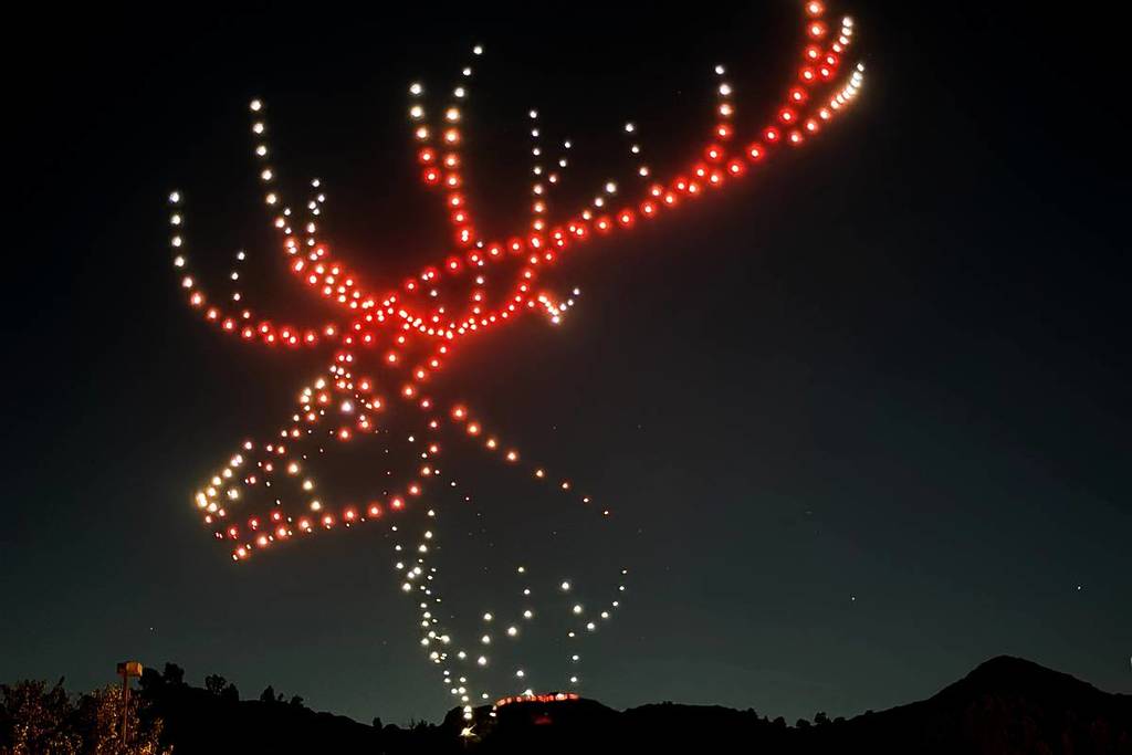 Últimas entradas para el espectáculo de drones que iluminará el cielo de Sevilla este viernes