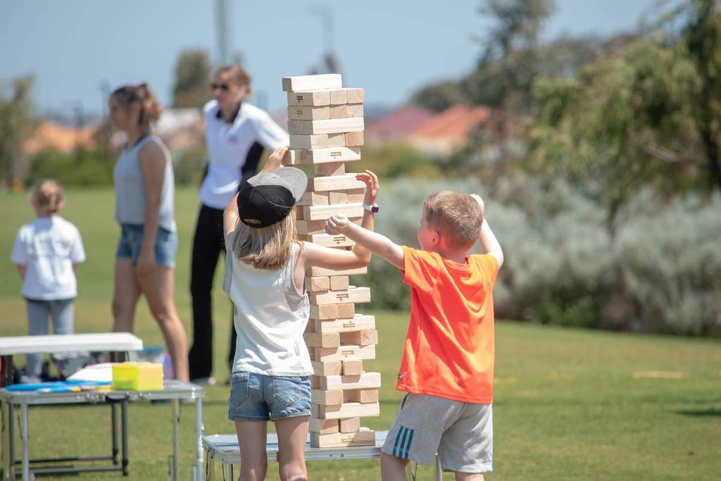 La Torre Sevilla organise une journée de jeux traditionnels en format géant