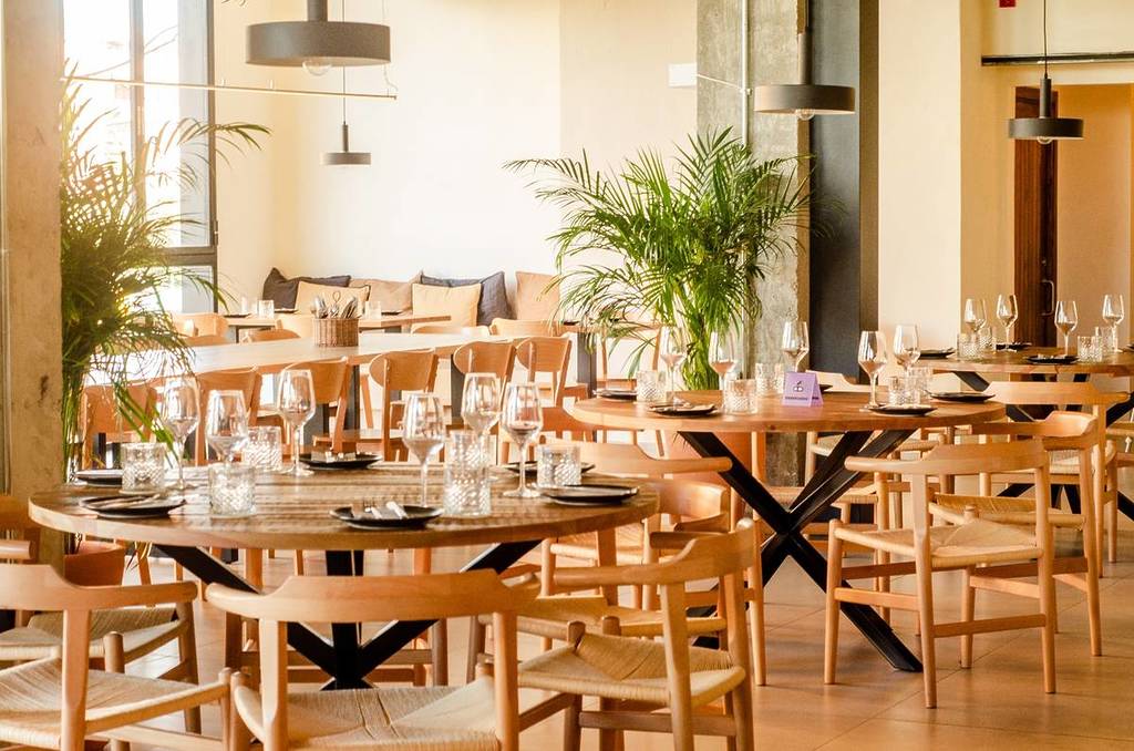 Interior local