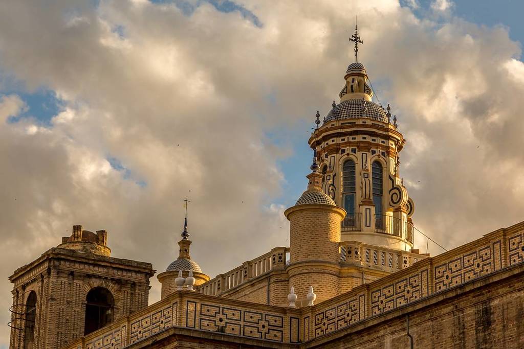 Iglesia Anunciación Seville Panteón de los Sevillanos Ilustres visites gratuites