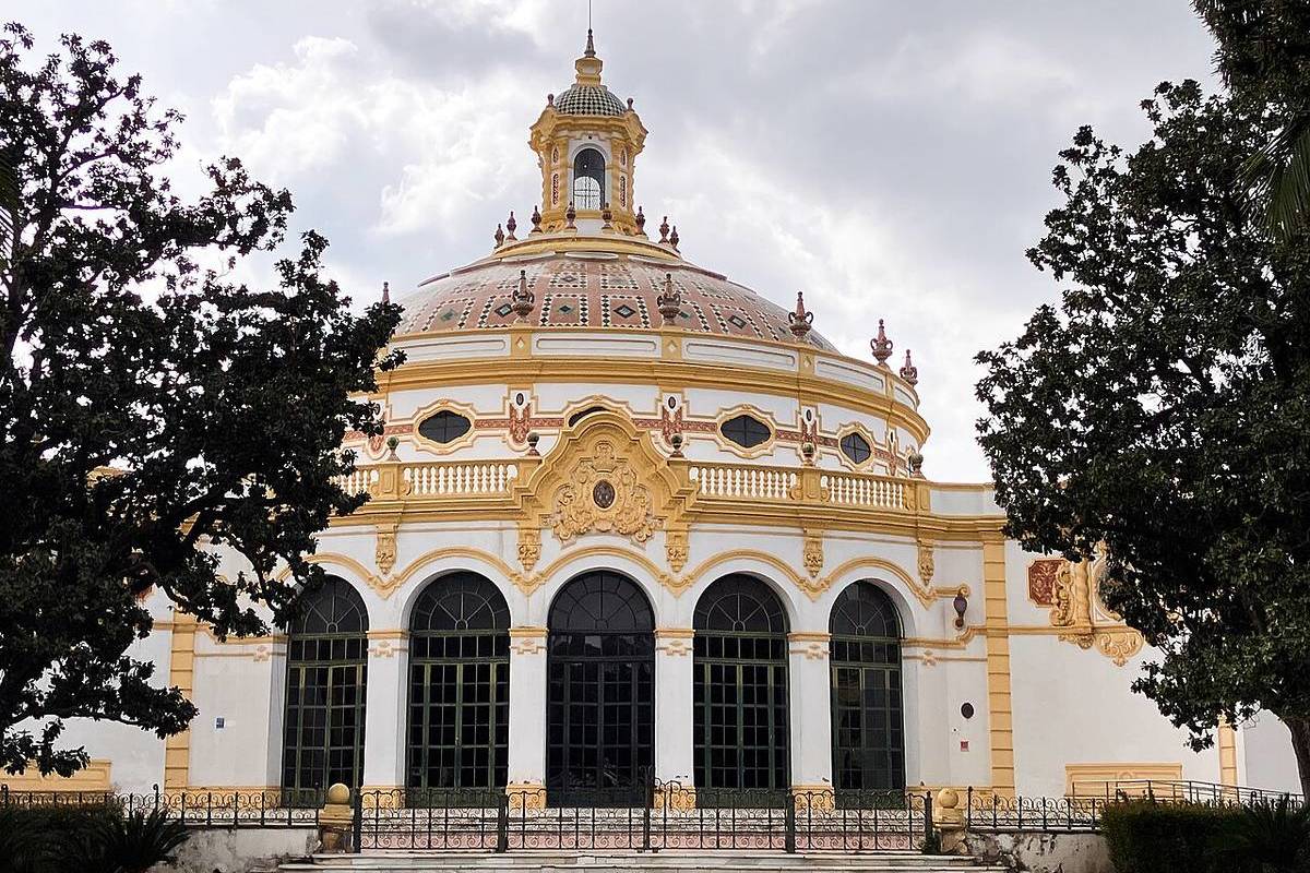 Fachada del Casino de la Exposición