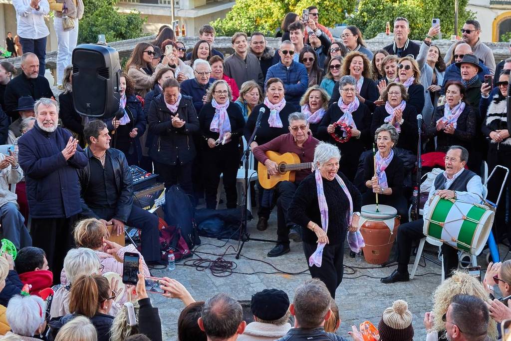 Zambombas a partir de esta tarde y más de 150 actividades gratuitas: la Navidad llega a los barrios de Sevilla
