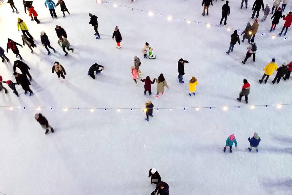 Pista de hielo Prado San Sebastián Sevilla Hielo azul