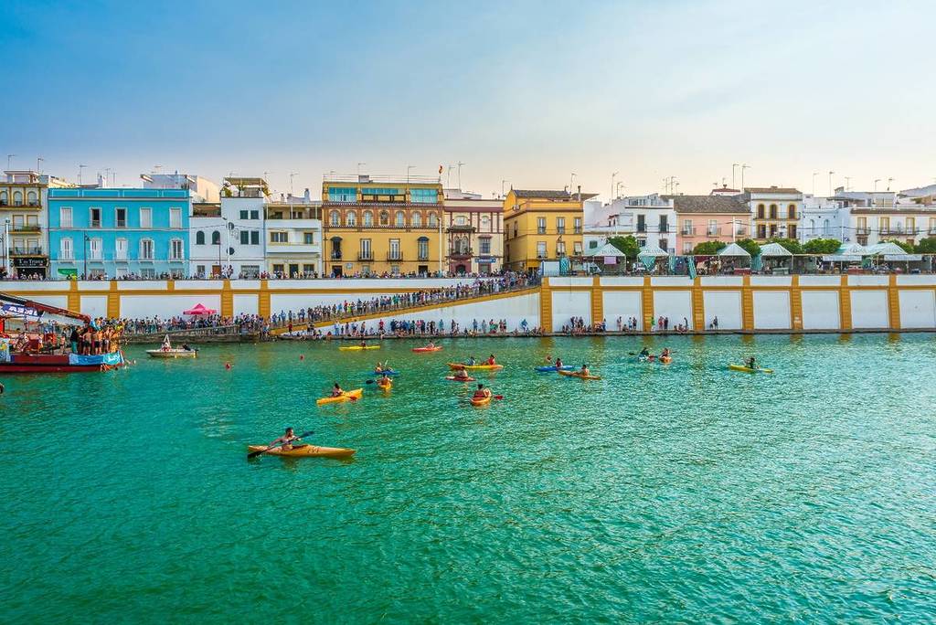 An XXL Trivial game and other things to do in Seville that aren’t in the guidebooks: the best micro-experiences to fully immerse yourself in the city