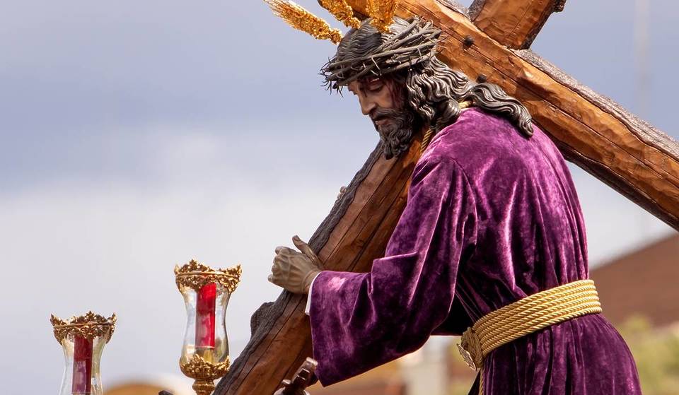 Seville’s Holy Tuesday Live: Where to Watch the Broadcast of El Cerro or La Candelaria Through the Murillo Gardens Today, March 31