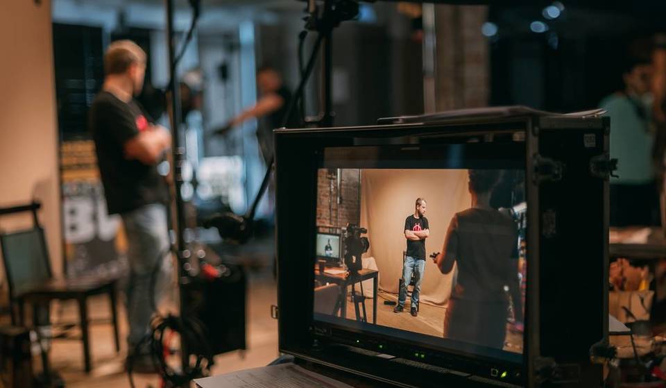 Extras wanted in Seville for a “blockbuster” from the creators of ‘Berlin’: how to sign up for the casting call this Thursday