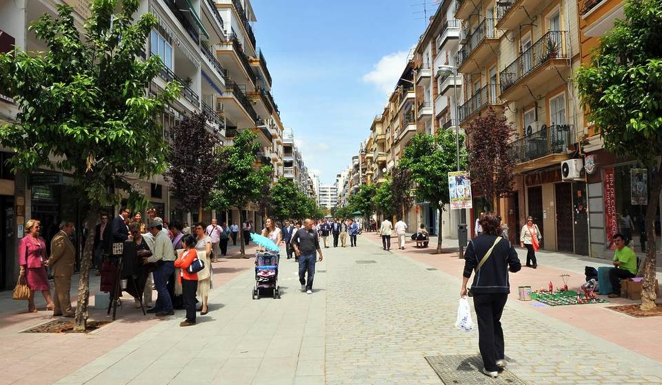 Sevilla lanza 57.500 bonos para comprar en el pequeño comercio: cómo conseguir descuentos en tus compras de verano