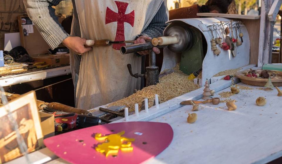 Marché médiéval dans ce village à 30 minutes de Séville : viandes grillées, spectacles et artisanat en direct