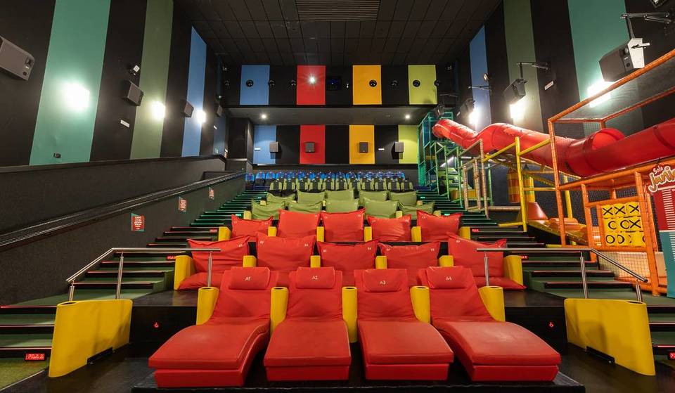 Cine a 2€ los martes para mayores de 65 años en Sevilla: la lista completa de las 18 salas adscritas