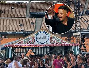 “If you don’t have Instagram, come on in”: Alejandro Sanz kicks off his tour in Seville with a jab at Bad Bunny’s Casita