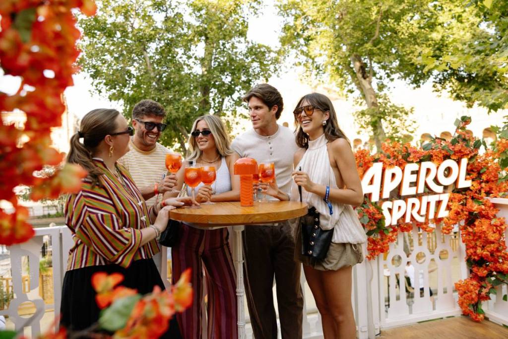 Plaza de España is turning orange with Aperol Spritz: here’s the experience taking Andalusia’s most famous festival by storm