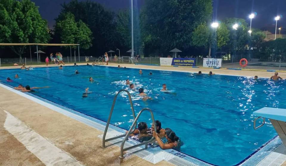 Gines Opens Its Municipal Pool at Night to Combat the First Heat Wave: Here Are the Hours for Swimming Under the Stars