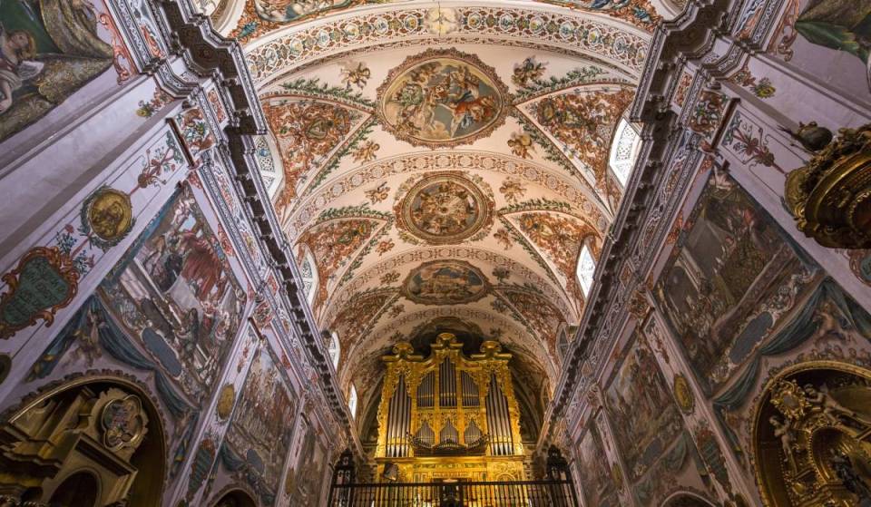 Evening concert at the imposing Church of Los Venerables with a guided tour on July 29