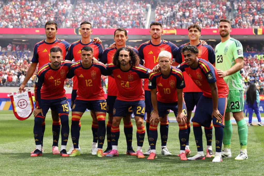 Écrans géants dans les villages de la province de Séville : retransmission de la demi-finale de la Coupe du monde Espagne-France