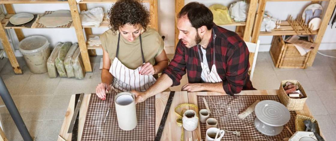 From pottery and yoga to robotics for €16.63 a year: here’s how you can sign up for hundreds of workshops by district in Seville