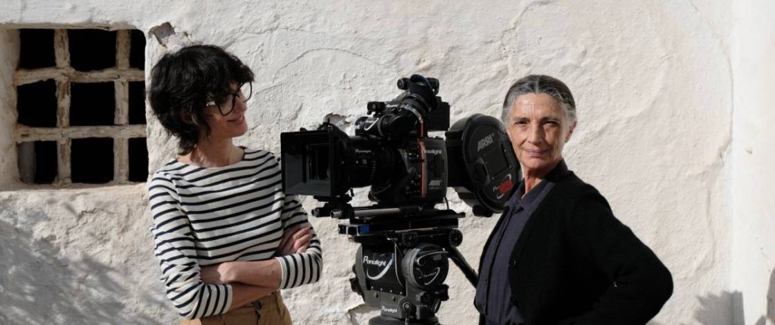 En 1977, el andaluz Agustín Gómez Arcos publicó ‘Ana no’ sin eco en su país; 47 años después, Paz Vega rueda en Sevilla su adaptación con Ángela Molina y Álvaro Morte en 35 mm
