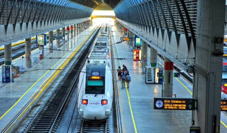 Huelga de maquinistas de Renfe hoy en Sevilla: trenes cancelados y servicios mínimos en Media Distancia y Cercanías