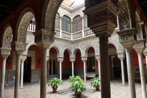 Esta casa-palacio del siglo XVI en Santa Cruz esconde un mosaico romano del siglo II traído de Itálica, yeserías platerescas y conciertos