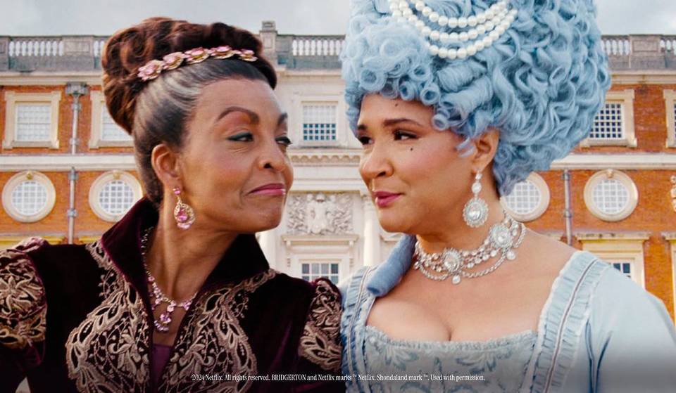 Il concerto classico che trasforma un palazzo storico di Torino in una dimora londinese dell’era di Bridgerton: al suo interno la colonna sonora della serie rivive a lume di candela