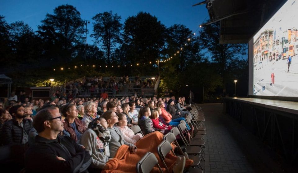 Un magnifique château propose des séances de ciné en plein air tout l&rsquo;été près de Toulouse !