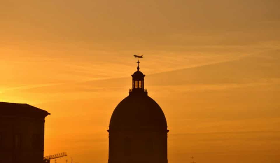 Toulouse : un nuage de poussières du Sahara pourrait teinter d’orange le ciel de la ville rose !