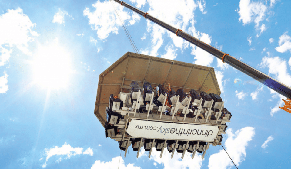 Dinner in the Sky : les repas suspendus dans le ciel s’installent à 3h de Toulouse !