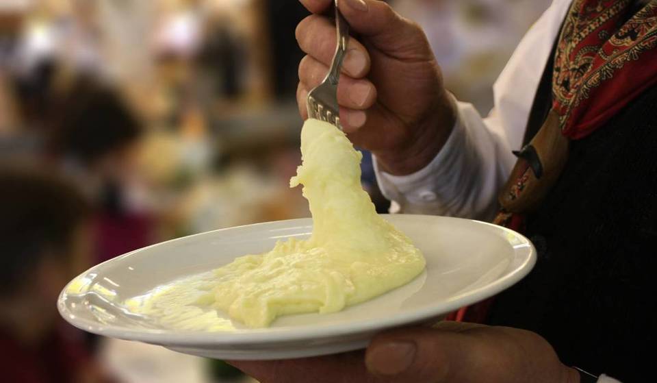 An XXL banquet of aligot-saucisse will attempt to break a record in Toulouse this autumn &#8211; up to 5,000 gourmets expected for a unique feast of bandas, DJs and giant screens!