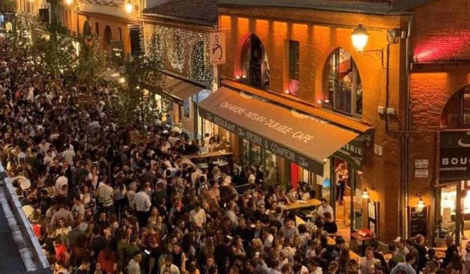 Une nocturne du marché Victor Hugo viendra très bientôt égayer Toulouse – une ambiance conviviale pour fêter les 10 ans de ce rendez-vous !
